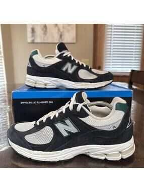 New Balance 2002R Black Marsh Green Mens Size 10 D M2002RRA